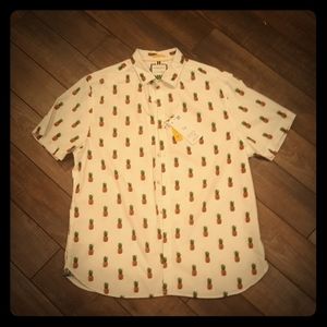 Shirt sleeve pineapple print shirt